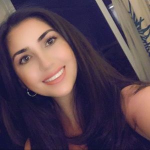 Meet your Posher, Amelia